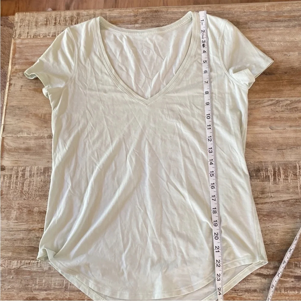 Lululemon Love Tee V EUC!! - Picture 12 of 12